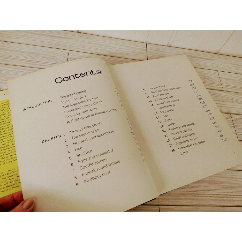 The‎ Connoisseur's Cookbook 1965 1st Edition HCDJ Robert Carrier Gourmet-Core